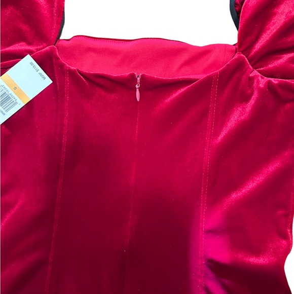 1. State Long Sleeve Red Velvet Dress Size Small‎ - Picture 4 of 9